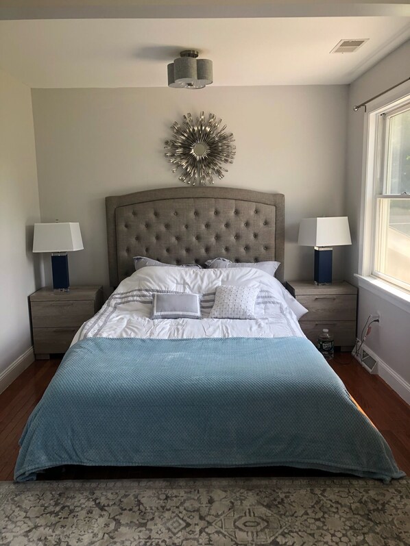 5 bedrooms, WiFi, bed sheets