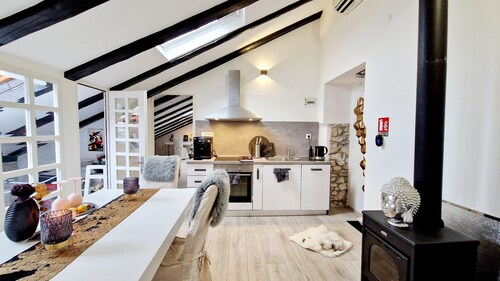 4****apartment near the arena and port. With private parking + Smart TV. Top!