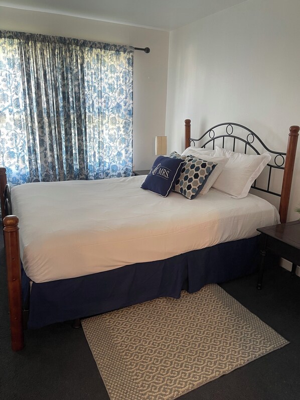 4 makuuhuonetta, työpöytä, silitysrauta/-lauta, ilmainen Wi-Fi