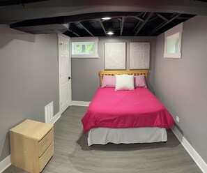 3 habitaciones, tabla de planchar con plancha y wifi gratis 