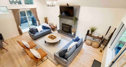 Poconos Oasis with Game Room & Hot Tub