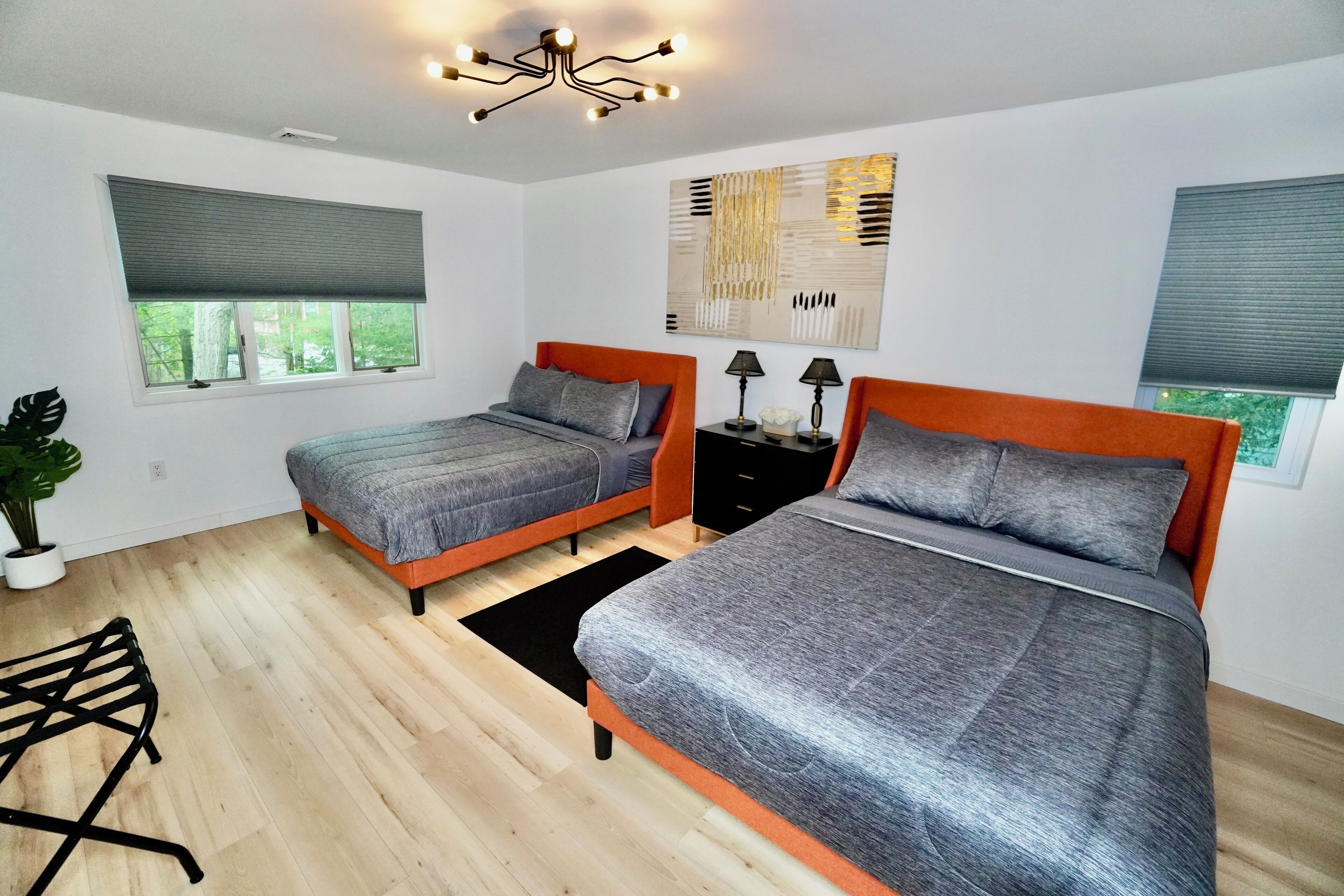 3 slaapkamers, een strijkplank/strijkijzer, wifi, beddengoed