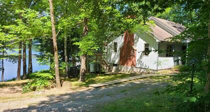 Dog friendly lakefront home w/fireplace near Lk George. Telecommuters welcome!