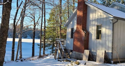 Dog friendly lakefront home w/fireplace near Lk George. Telecommuters welcome!