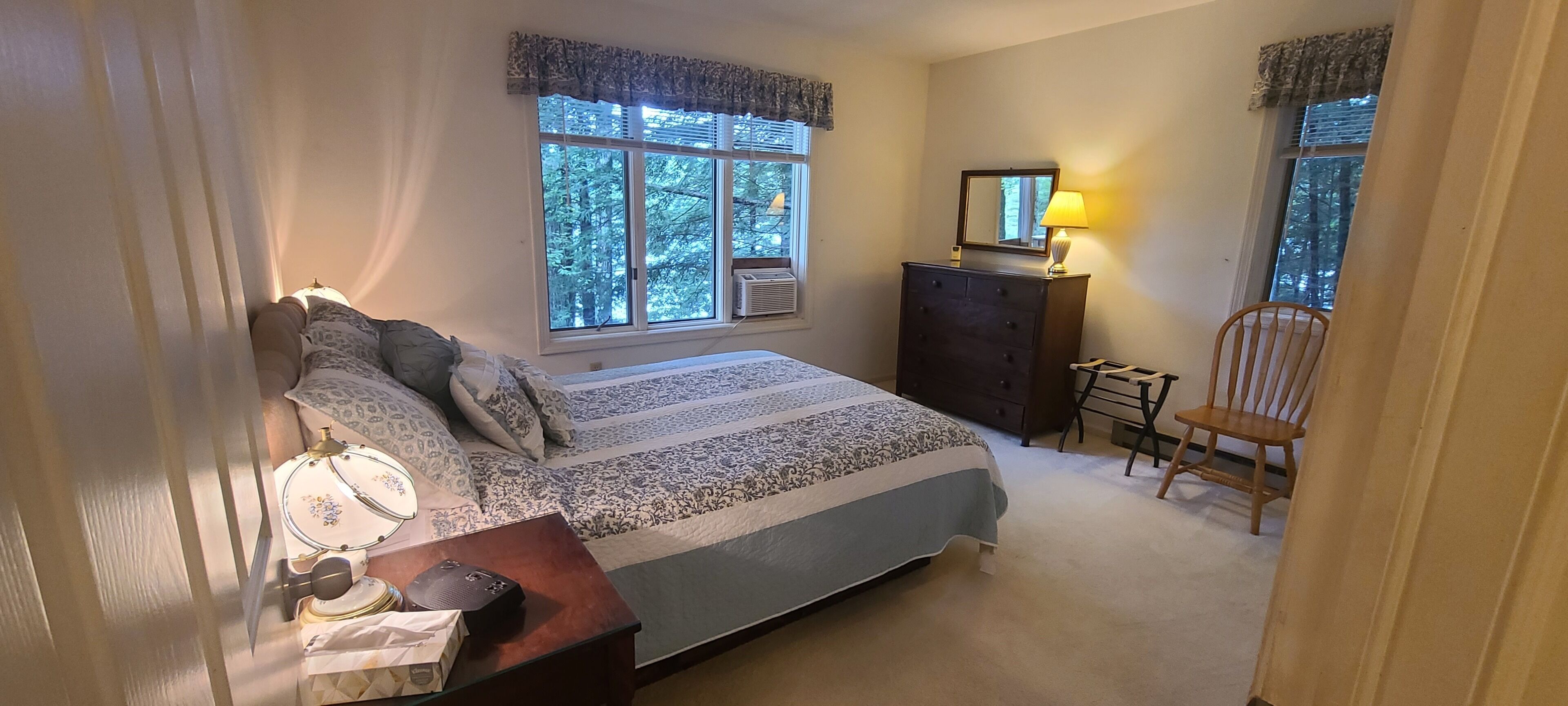 2 bedrooms, desk, iron/ironing board, free WiFi