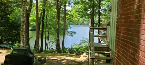  Dog friendly lakefront home w/fireplace near Lk George. Telecommuters welcome!