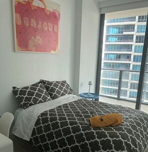 3 室のベッドルーム、WiFi