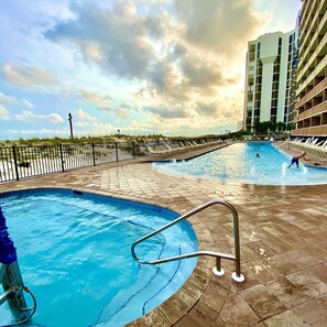 Piscina coperta, piscina all'aperto