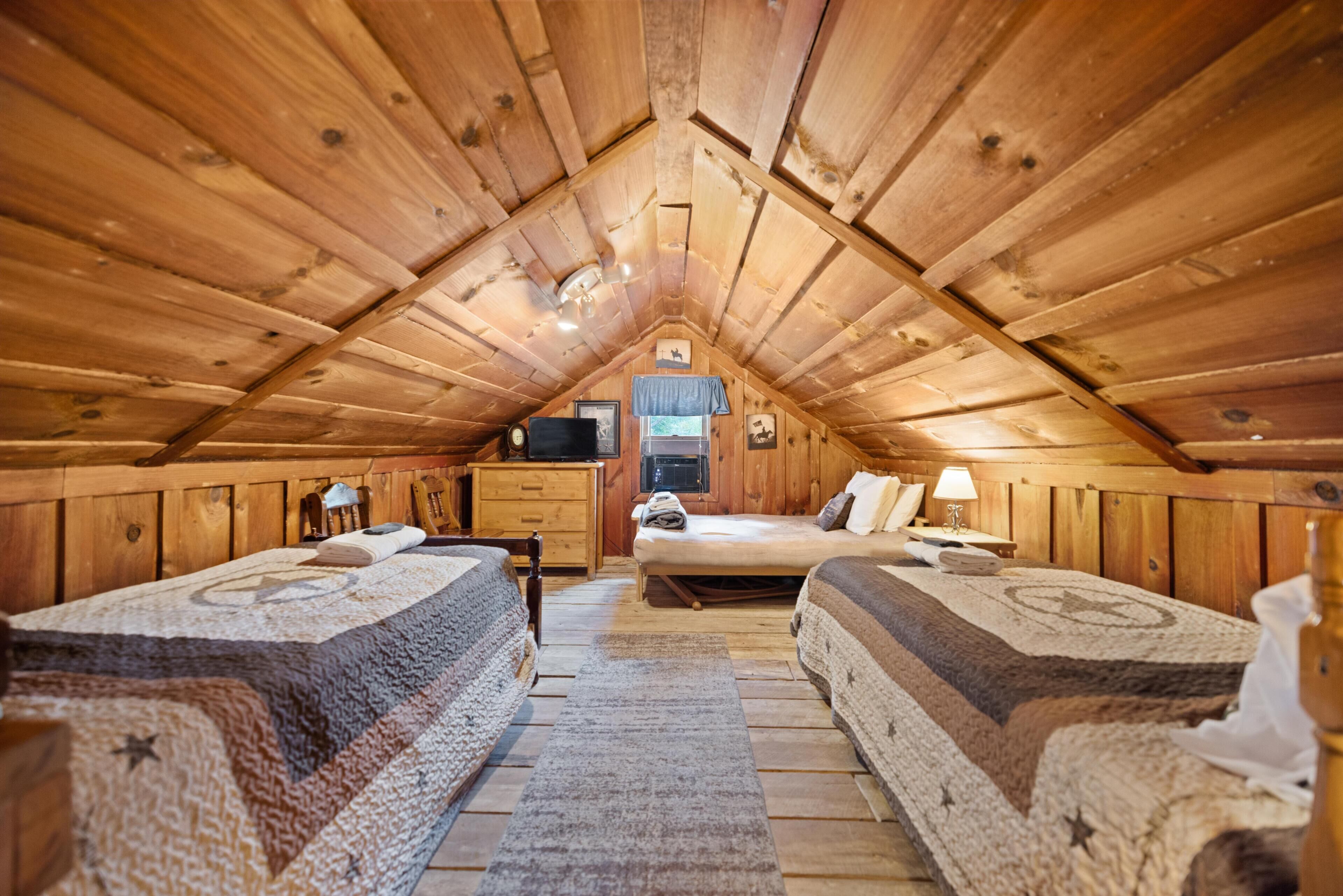 2 bedrooms, WiFi (free), bed sheets