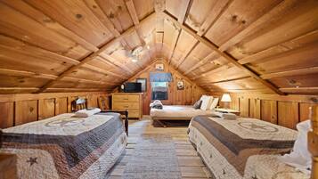 2 bedrooms, WiFi (free), bed sheets