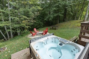 Tina de hidromasaje al aire libre