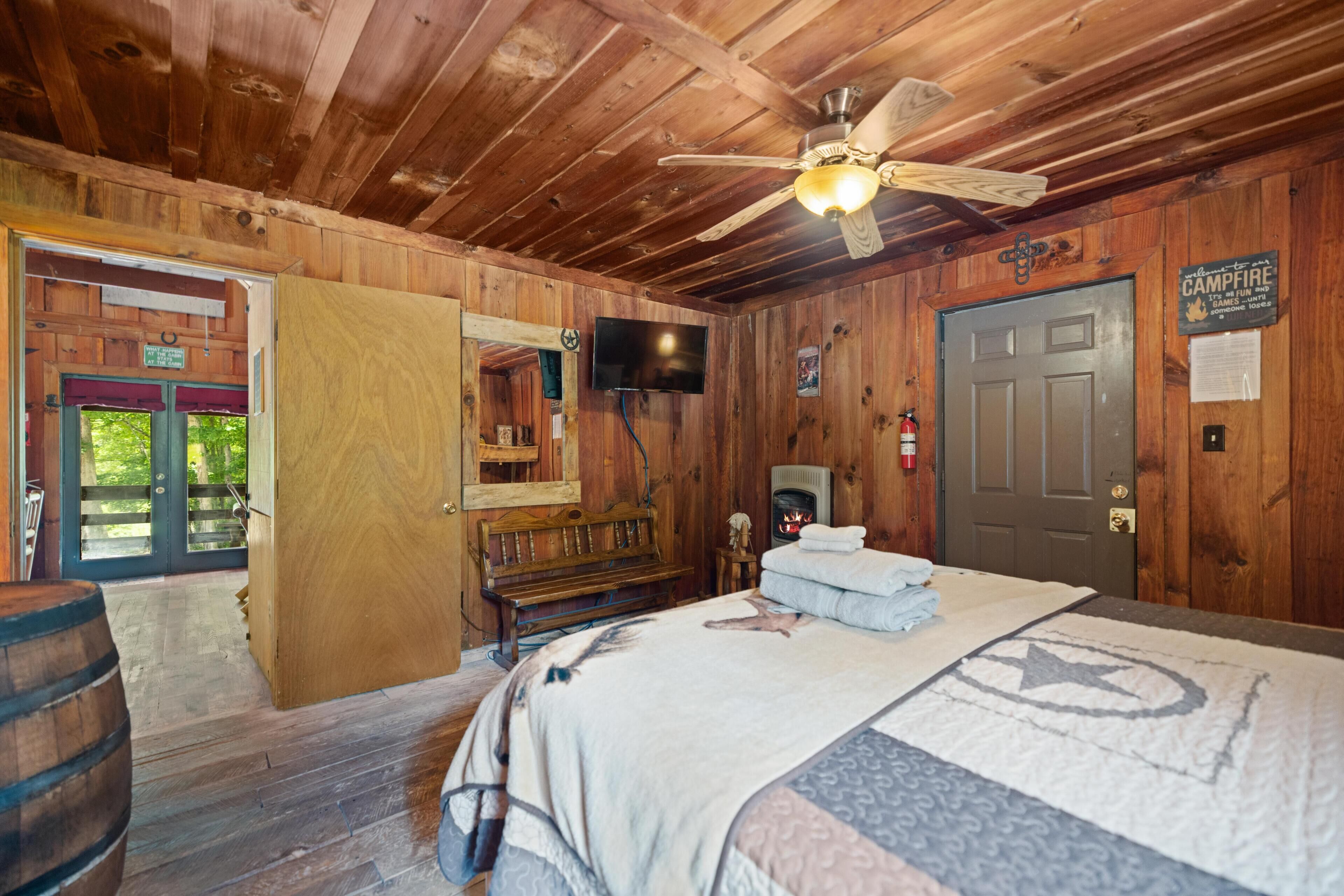 2 bedrooms, WiFi (free), bed sheets