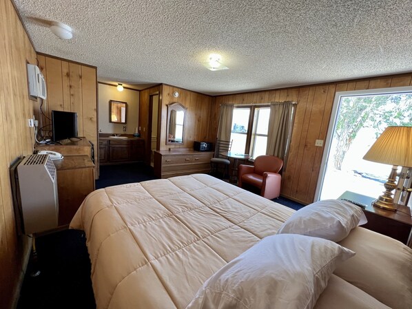 Quarto luxo | Escrivaninha, espaço de trabalho para notebook, cortinas blackout