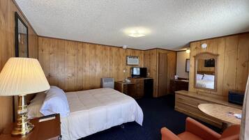 Deluxe-rum | Skrivbord, arbetsyta för laptop, mörkläggningsgardiner och gratis wi-fi