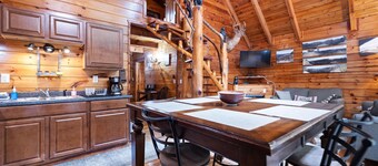 Secluded, Cozy Cabin with Hot Tub in a heavily forested setting. Great Location.