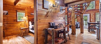 Secluded, Cozy Cabin with Hot Tub in a heavily forested setting. Great Location.