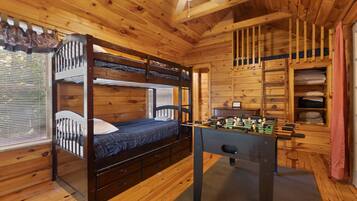 3 bedrooms, free WiFi, bed sheets