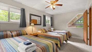 4 bedrooms, free WiFi, bed sheets