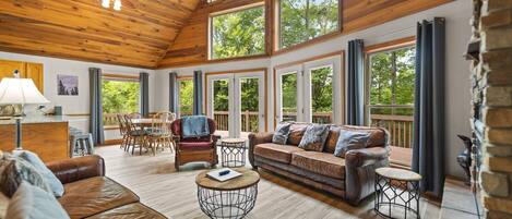 Smart TV, fireplace, DVD player