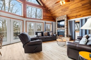 Smart TV, fireplace, DVD player - Updated Lake House, set atop the hill overlooking beautiful Deer Water Lake. (Rogers)