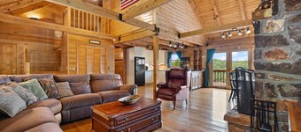 Large Luxury Log Cabin, Sleeps-13, Spectacular view! Loaded with ammenities!