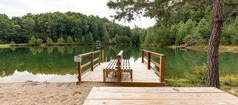 Beautiful lake cabin, relaxing spot to get-a-way and enjoy a fantastic view.