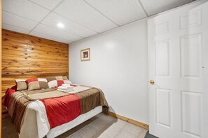 5 bedrooms, free WiFi, bed sheets