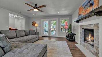 TV connectée, cheminée