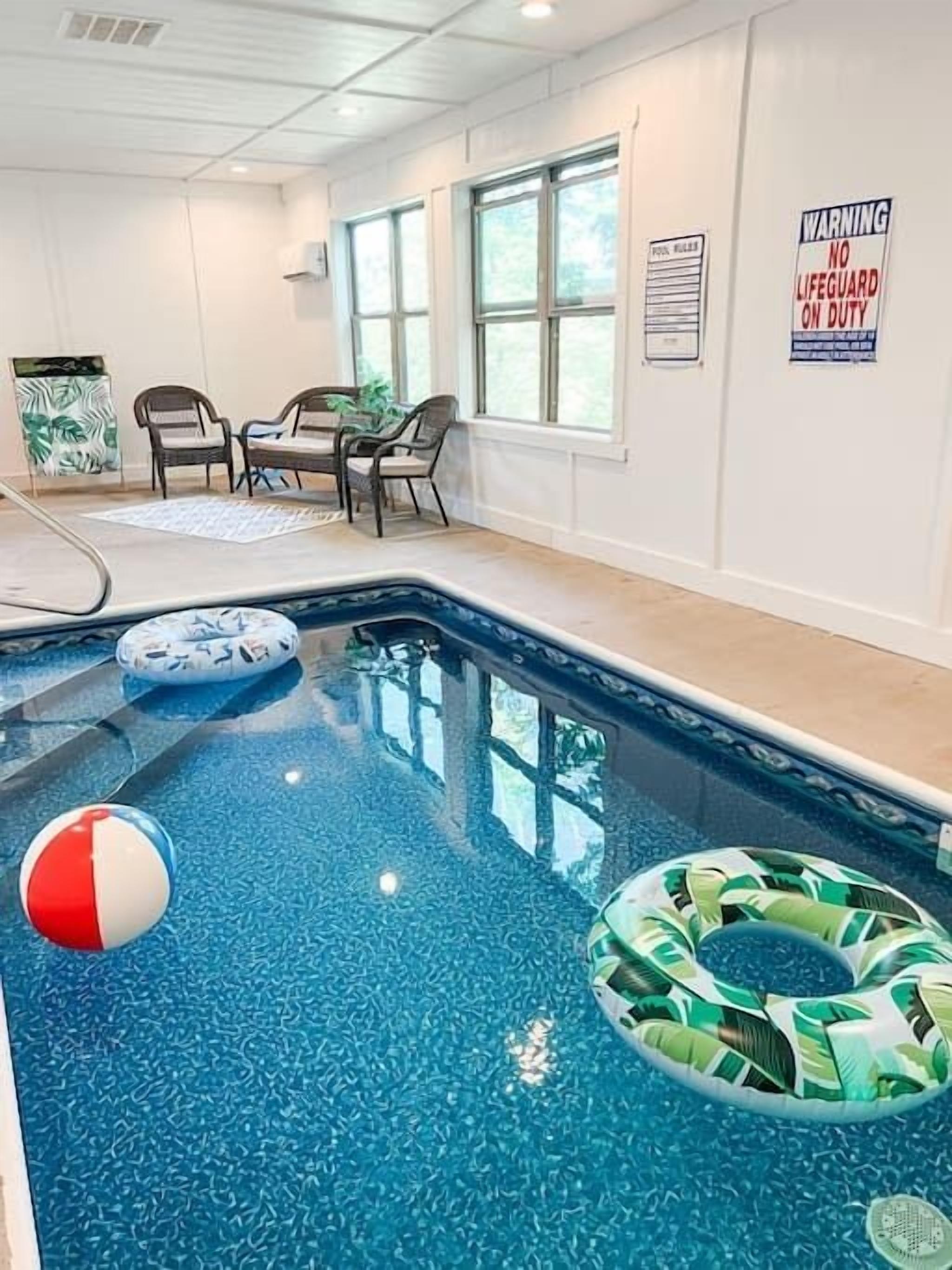 Indoor pool, outdoor pool