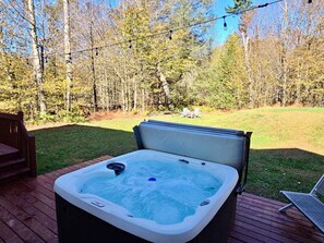 Tina de hidromasaje al aire libre