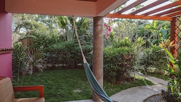 Deluxe Studio Suite | Terrace/patio