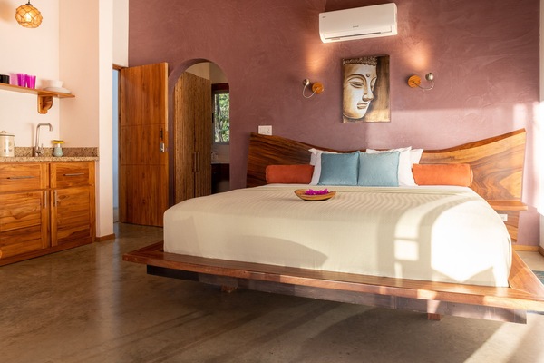 Deluxe Studio Suite | Premium bedding, in-room safe, individually decorated