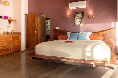 Iluminar Beachfront Suite