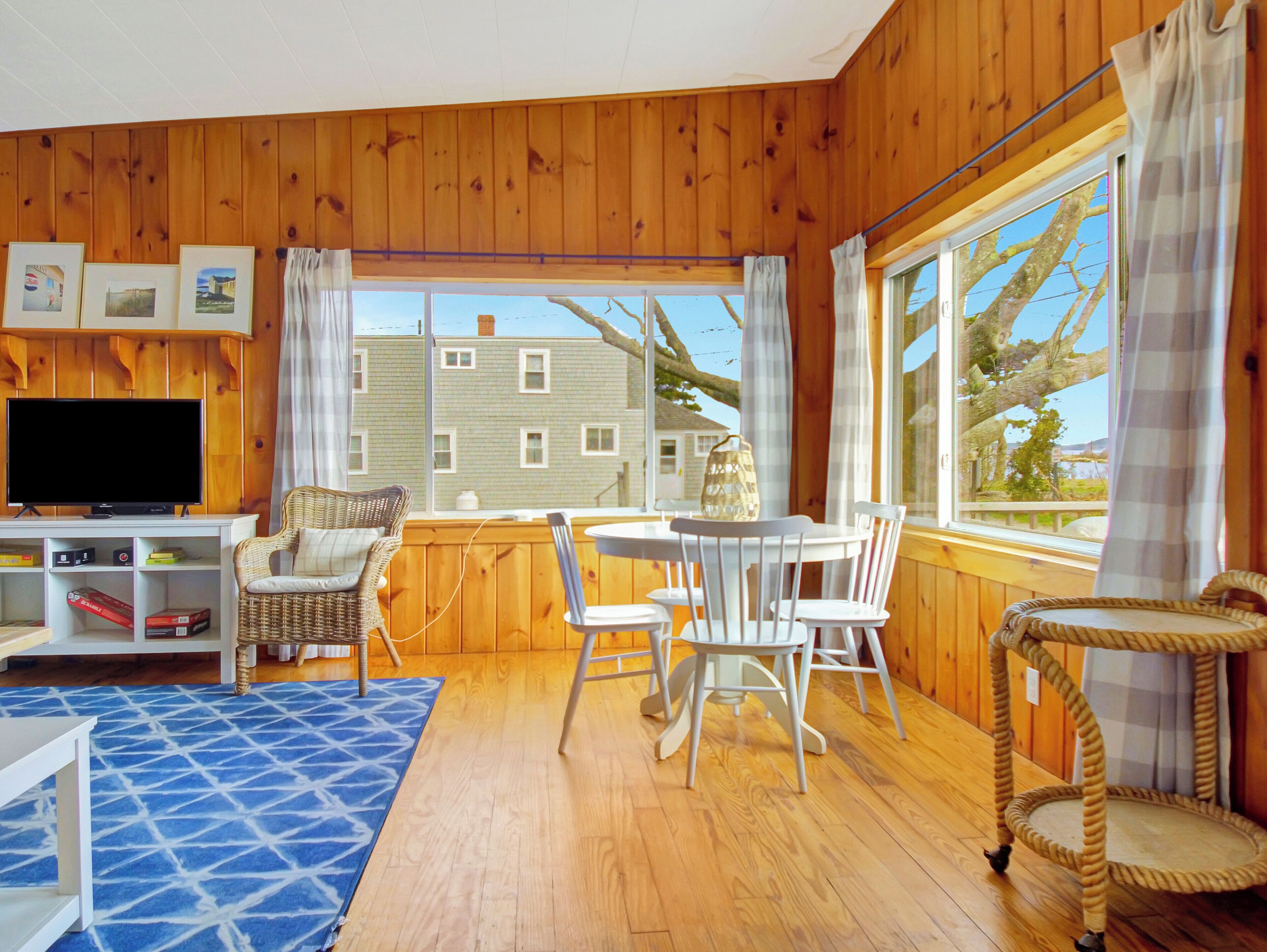 Comfort Cottage, 2 Bedrooms, Kitchen, Partial Sea View | In-room dining