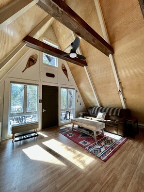 Smart TV, fireplace, DVD player