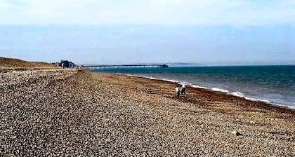 Beautiful 3 Bedroom Apartment in a perfect location in Deal !