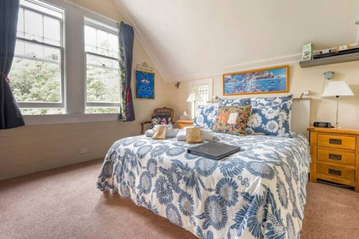 Premium bedding, pillow-top beds, minibar, in-room safe