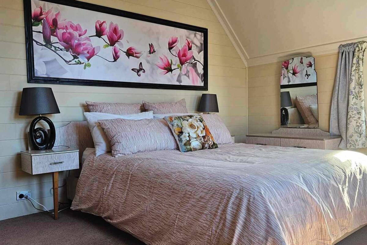 Premium bedding, pillow-top beds, minibar, in-room safe