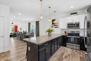 Fridge, microwave, oven, stovetop - LakeTop Retreat - Sauna & Hot Tub! Indoor/Outdoor pools, Lake View, mins to SDC (Branson)