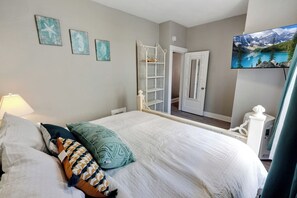 Una scrivania, ferro/asse da stiro, Wi-Fi gratuito, lenzuola