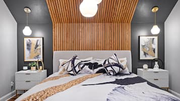 4 bedrooms, desk, iron/ironing board, travel cot