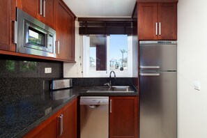 Frigorifero, microonde, forno, lavastoviglie