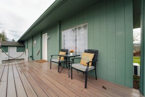Outdoor dining - Cozy Cottage with hot tub, firepit, mountain and water view, pets welcome (Port Angeles)