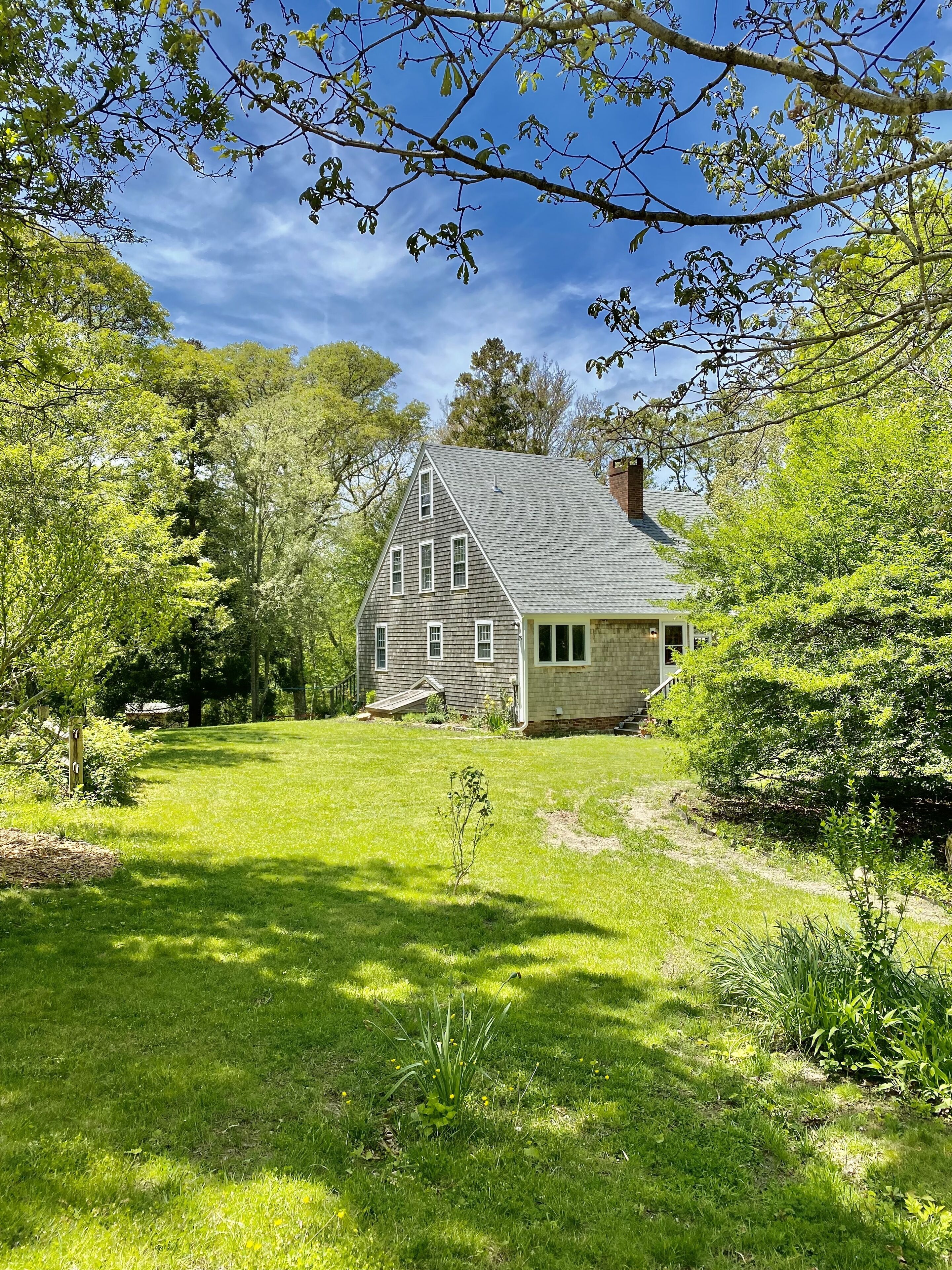 West Tisbury home Walk to Beach and Pond