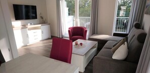 Unclassified image, 5 of 12, button - Haus Nr. 37, Ferienhaus Deichgraf - Gepflegtes Ferienhaus, Sauna, Süd-terrasse, Loggia mit Meerblick (Wangerland)