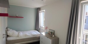 5 bedrooms, WiFi, bed sheets