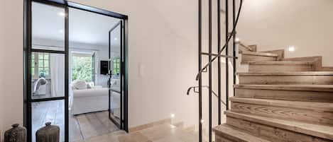 3 bedrooms, in-room safe, desk, WiFi