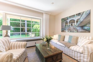 TV, peis og stereoanlegg