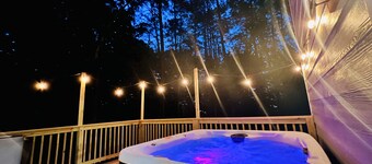Secluded cozy Cabin/Prime location/Family-oriented/Hot tub/Pet-friendly/Fire-pit