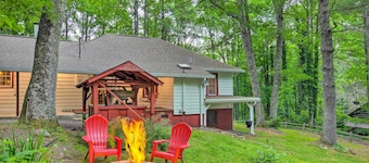 Fire Pit & Porch! Rustic Linville Falls Cottage